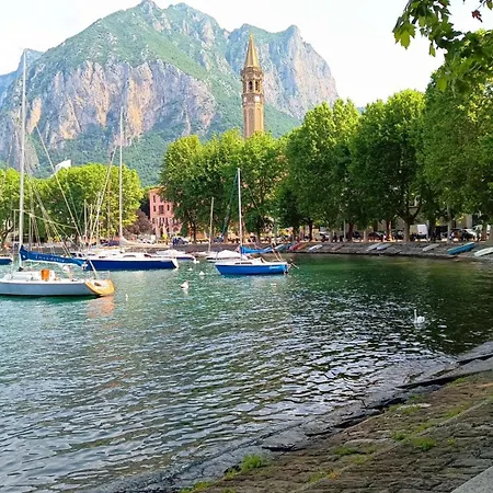 Finestra Sulla Piazza * Lecco