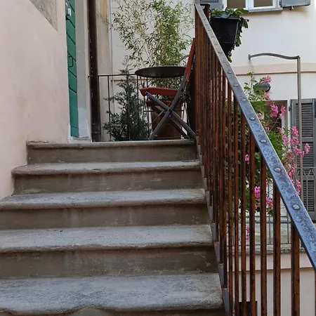 Finestra Sulla Piazza * Lecco